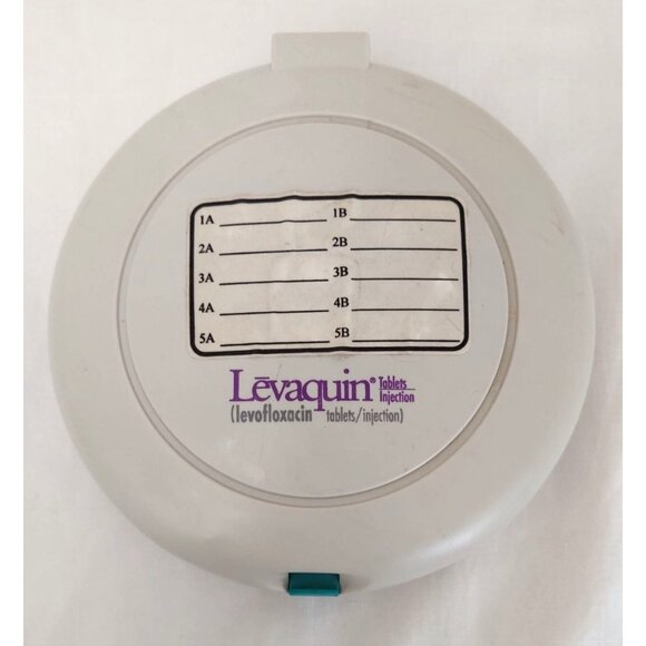 Levaquin Drug Rep Pharmaceutical Company 10 Disc CD DVD Carrying Case - Picture 1 of 5